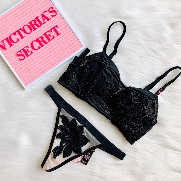 Victoria's Secret Other - Victoria’s Secret 30C Bra + XS Panty Lingerie Set